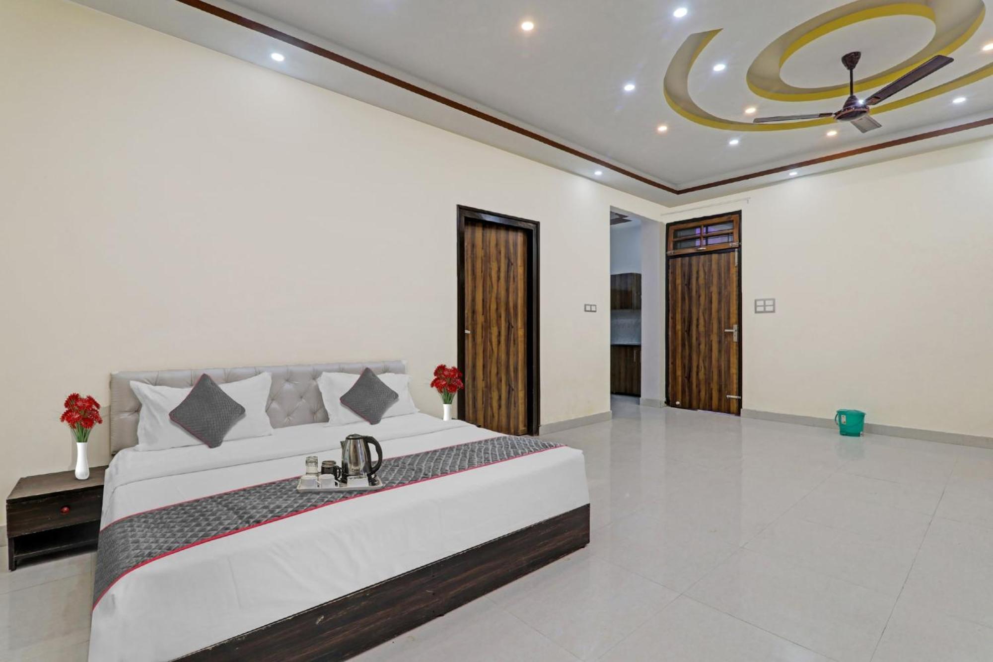 Townhouse Relax Inn Chinhat Dış mekan fotoğraf