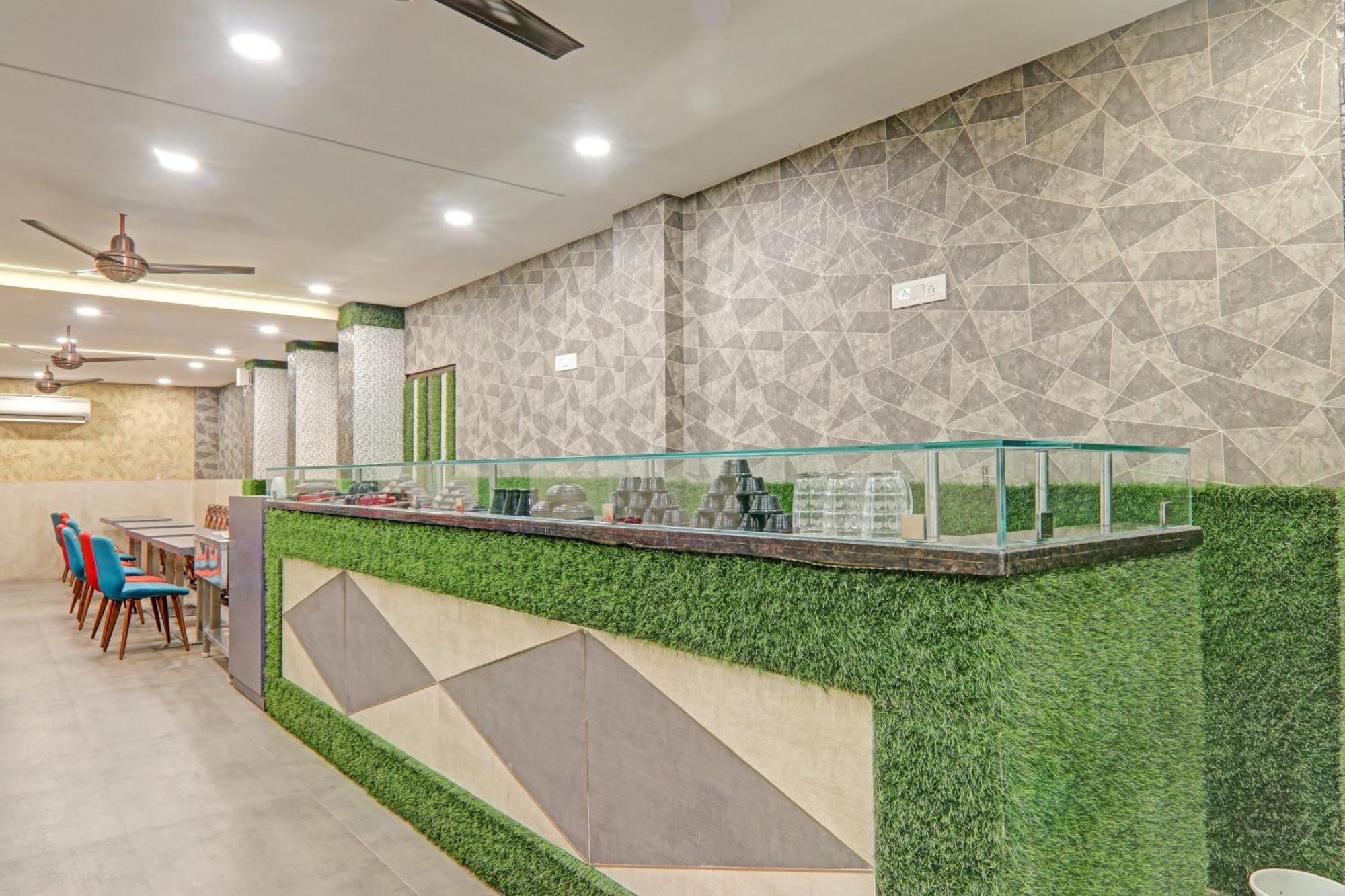 Townhouse Relax Inn Chinhat Dış mekan fotoğraf