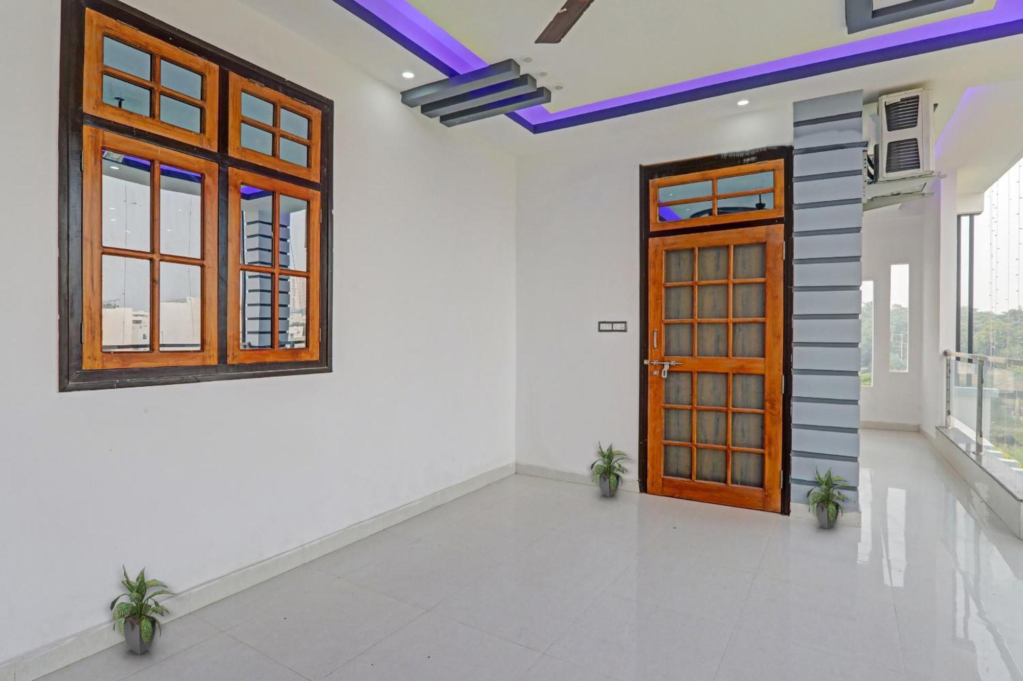 Townhouse Relax Inn Chinhat Dış mekan fotoğraf
