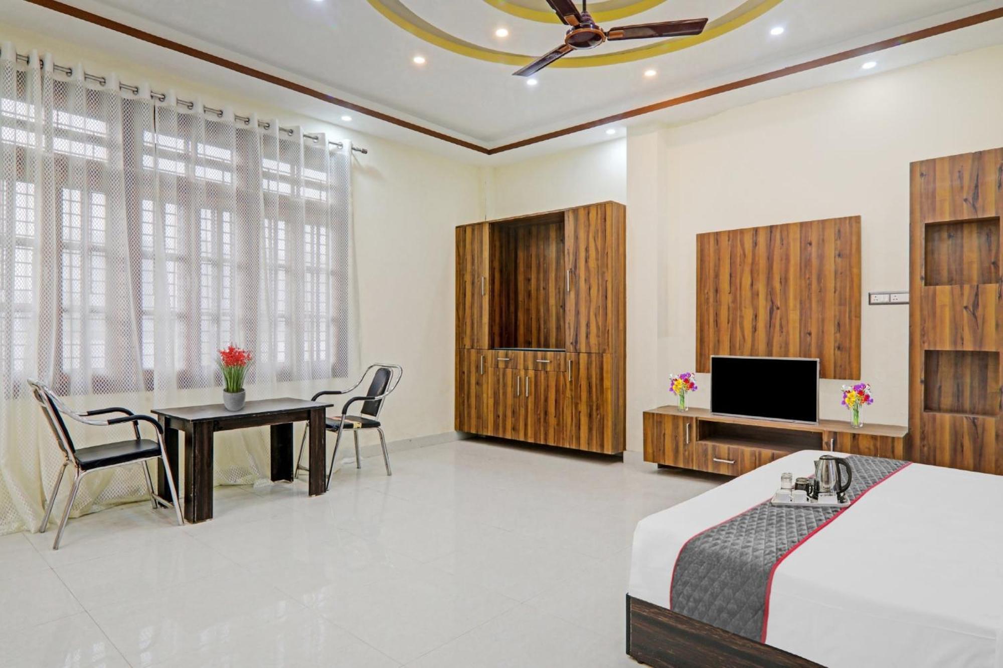 Townhouse Relax Inn Chinhat Dış mekan fotoğraf