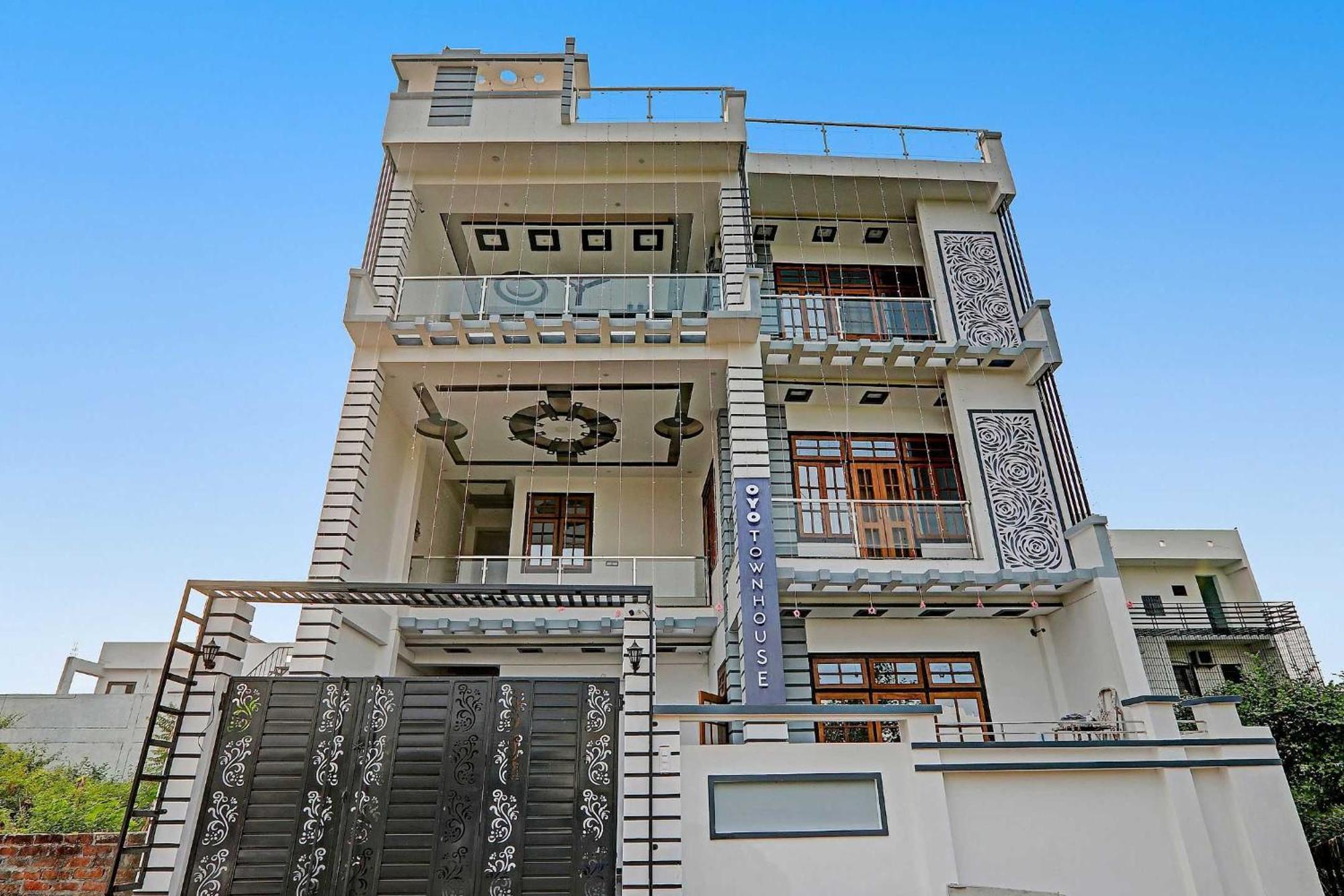 Townhouse Relax Inn Chinhat Dış mekan fotoğraf